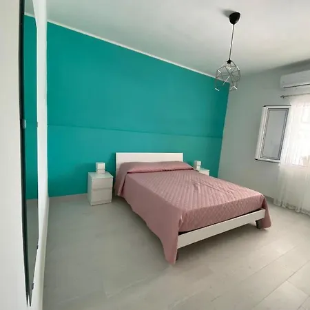 לינה וארוחת בוקר Kola 3*