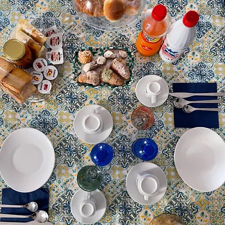 Bed & Breakfast Kola *