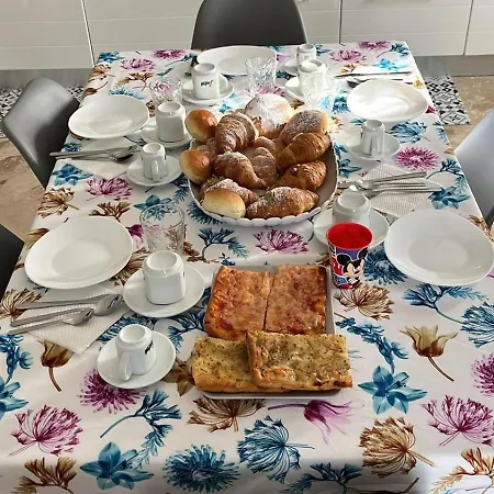 Oda ve Kahvaltı Kola